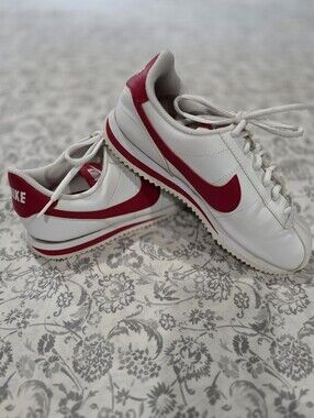 NIKE CORTEZ CLASSIC TENNIS SHOES